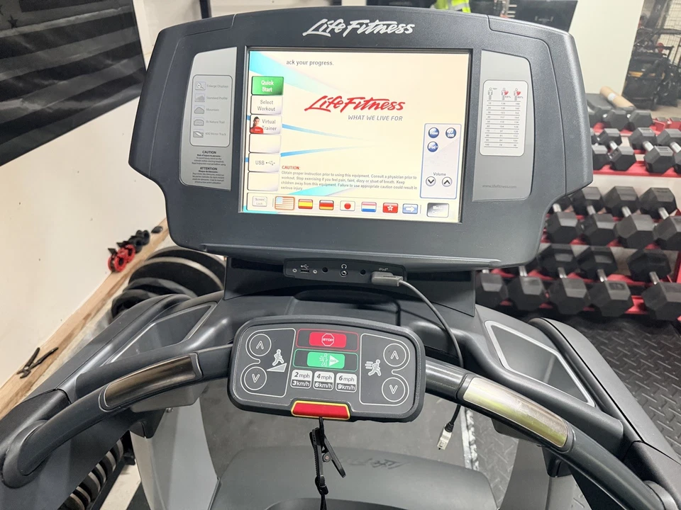 Cinta de correr Life Fitness 95t Foto 2 de 4