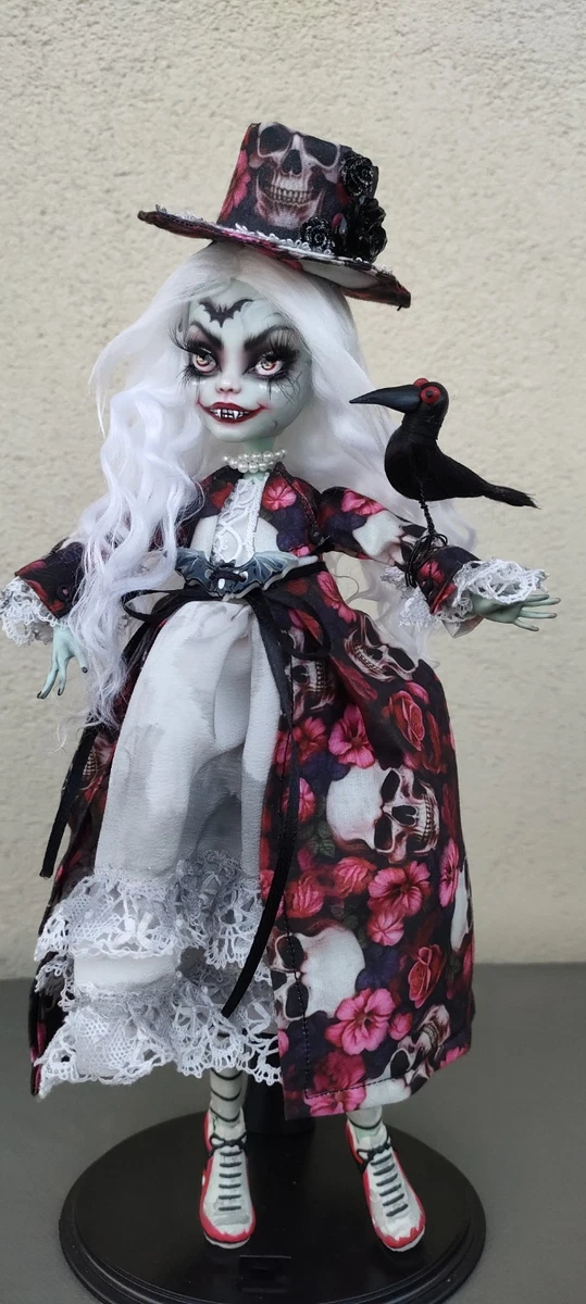 Muñeca de artista única Ravenna Bloodwin alta gótica hecha a mano