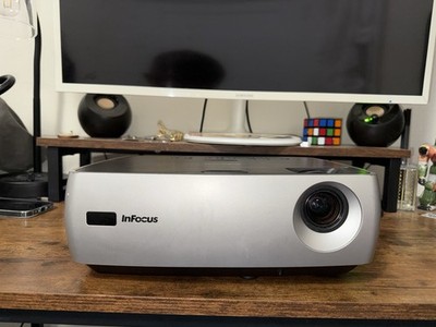InFocus IN24 (W240) DLP Multimedia Projector