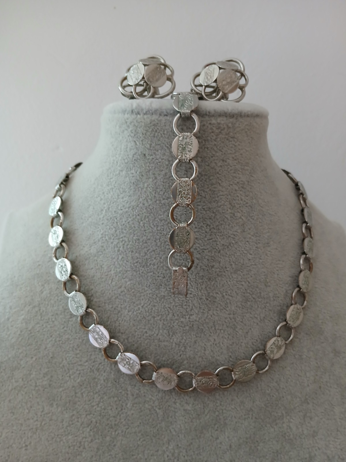 Precioso conjunto de joyas vintage collar, pulsera y pendientes. Firmado...