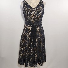 Tahari Arthur S Lavine Women's Size 8 Black Lace V-Neck Sleeveless Zip Dress