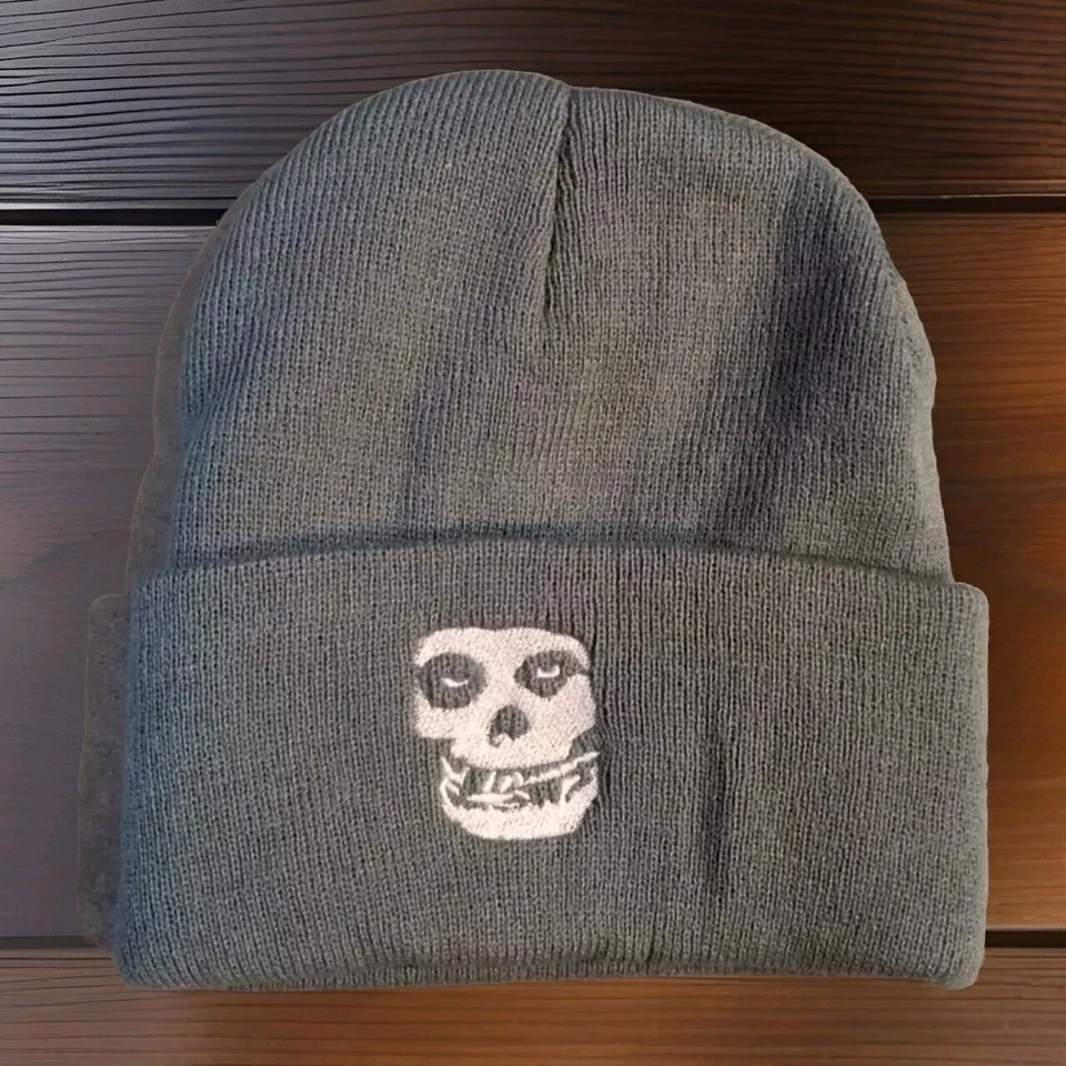 Auténtico - MISFITS - Gorro Tejido Gris Logo NUEVO Cálido Sombrero Gorra Aislada  Foto 2 de 3