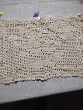 centro a uncinetto fatto a mano