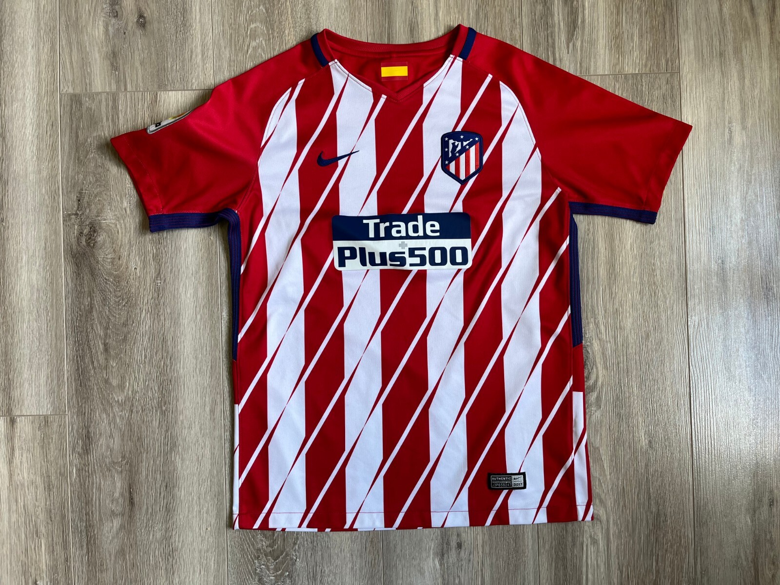 ATLETICO MADRID HOME FOOTBALL SHIRT 2017/2018 JERSEY NIKE SPAIN kids L / 158
