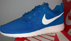 nike roshe run all blue