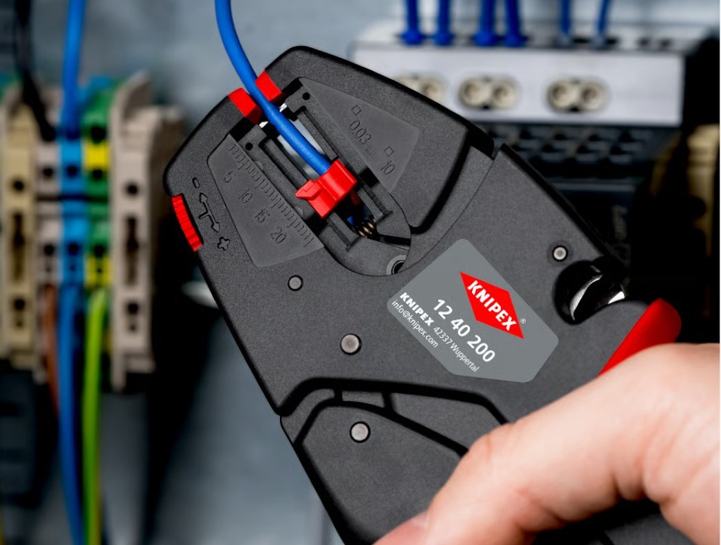 Knipex EvoStrip 1240200 Pinza Spelacavi | Efficienza Professionale