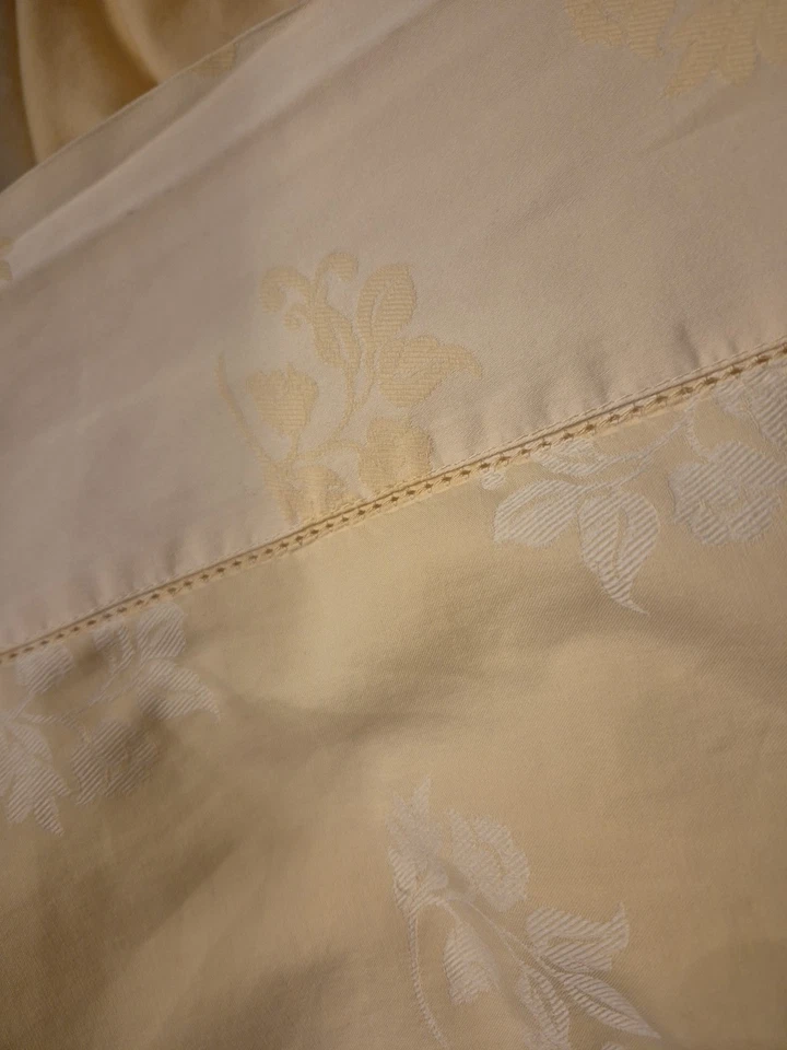  Sábana plana y ajustable Fieldcrest amarilla texturizada floral 100 % egipcia cuna KING Foto 2 de 4