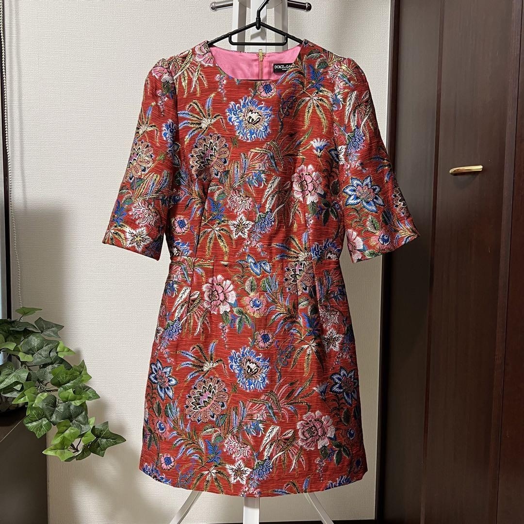 Dolce & Gabbana floral embroidered dress, size 40good condition, N4020