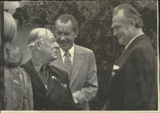 1972 Press Photo George Jessel, President Nixon & Red Skelton at Hollywood party