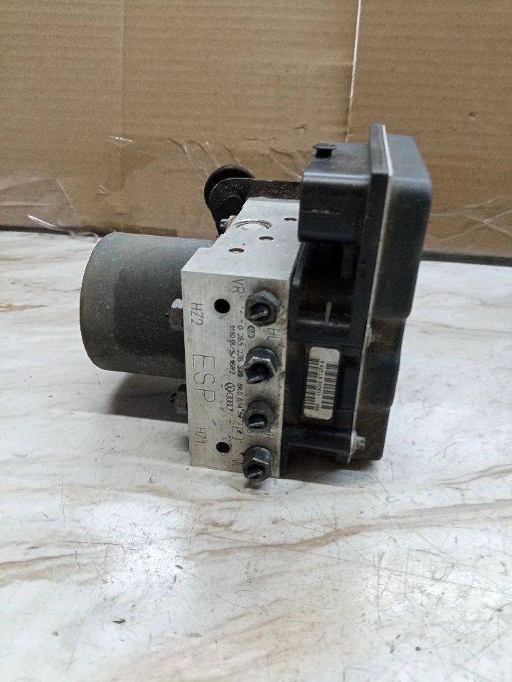 Used ABS Pump and Motor Assembly fits: 2012 Audi A4 Assembly AWD Quattro electro - Image 2 of 4