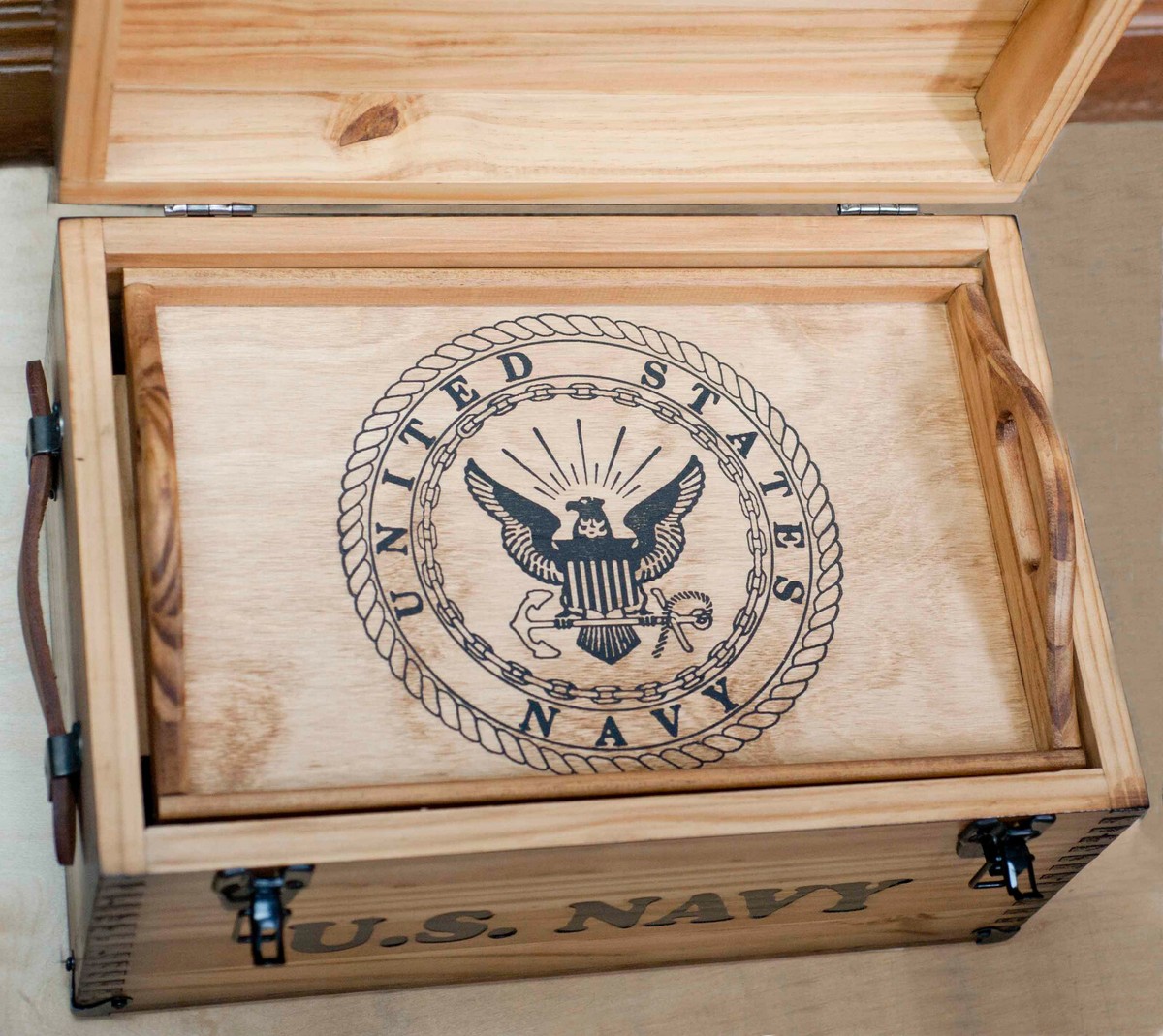 アメリカンビンテージ　木製キャビネット　米軍ハウス　US NAVY 66030 US Navy Keepsake Box | US Navy Wooden Chest and Tray