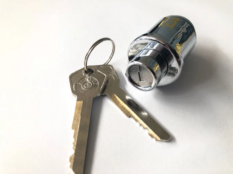 BMW e10 lock for boot/rear with 2 keys 1502 1602 1802 2002 ti tii - Image 3 of 3