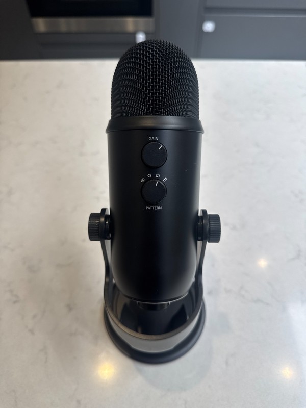 Blue Yeti Professional USB Condenser Microphone - Black