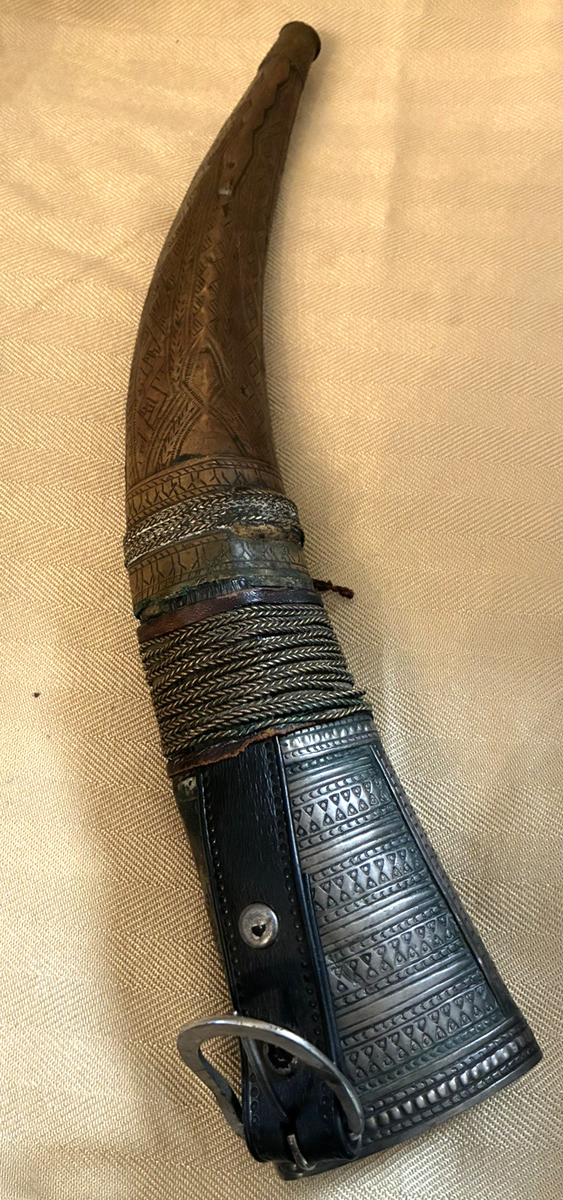 Jambiya Ceremonial Yemenese 16 inch Dagger with curved blade in
