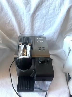 De Longhi Nespresso Lattissima Plus EN520T Capsule Espresso Cappuccino Machine