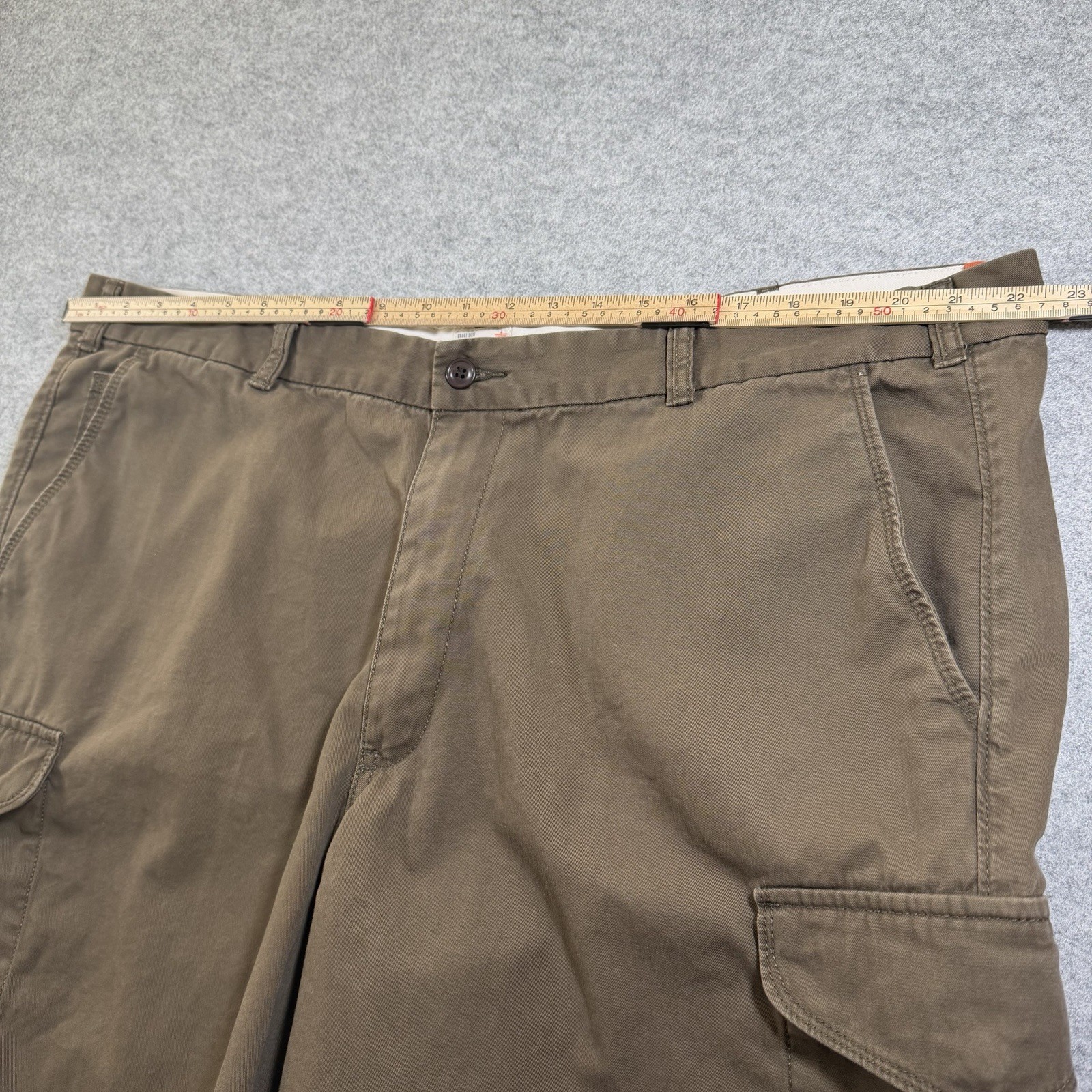Dockers Cargo Shorts Men 46 Khaki Workwear Utility Durable Snap Pocket 11 Inseam thumbnail 7