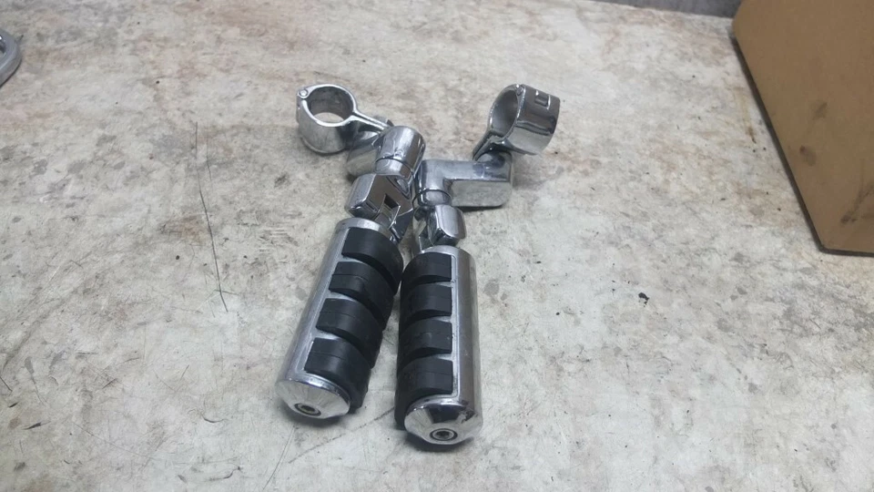 Опоры для ног 09 Yamaha XVS1300 XVS 1300 Midnight Star Highway - Изображение 2 из 4