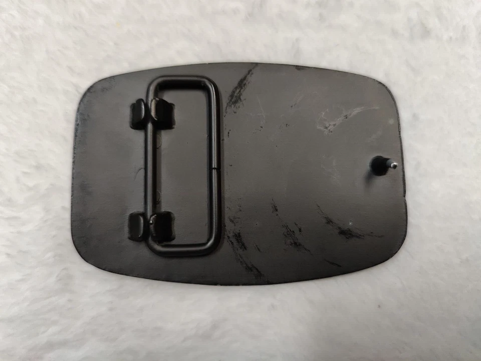 Hebilla de cinturón de guitarra Fender; negro con llamas naranjas y rojas; 3 1/4" Foto 2 de 2