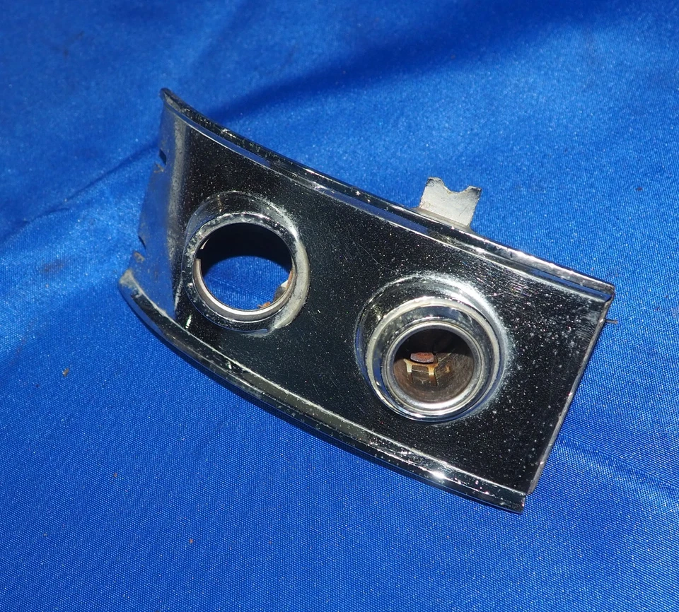 1953 Cadillac Series 62 Coupe painel interruptor botão moldura acabamento cromado fabricante de equipamento original - Imagem 4 de 4