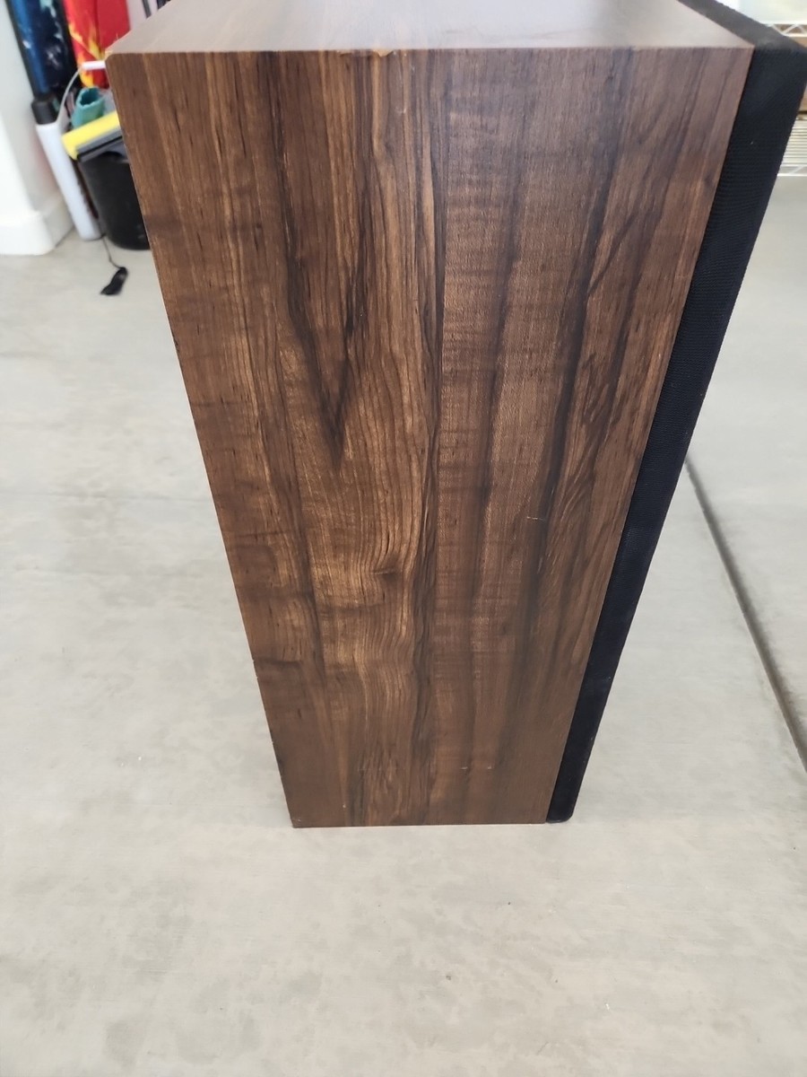 Sanyo SS-685 Floor Speaker Pair 8 Ohm Impedence Walnut Vinyl