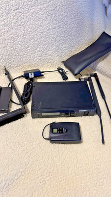 Shure ULXS4 Receiver & ULX1-J1 SM58 Wireless Beltpack, w/ Rackmount