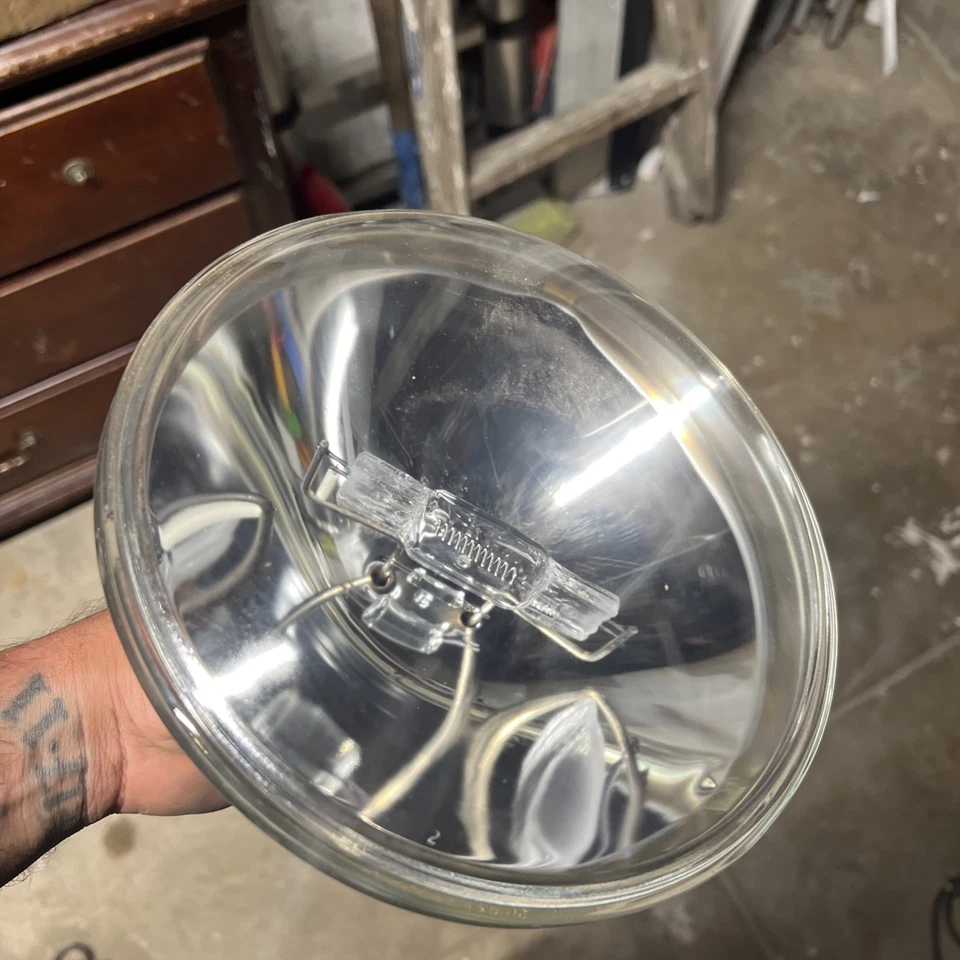 Osram FFP Photo Optic NSP Narrow Spot Studio Lamp Light Bulb 120V 1000W GX16d - Image 2 of 3