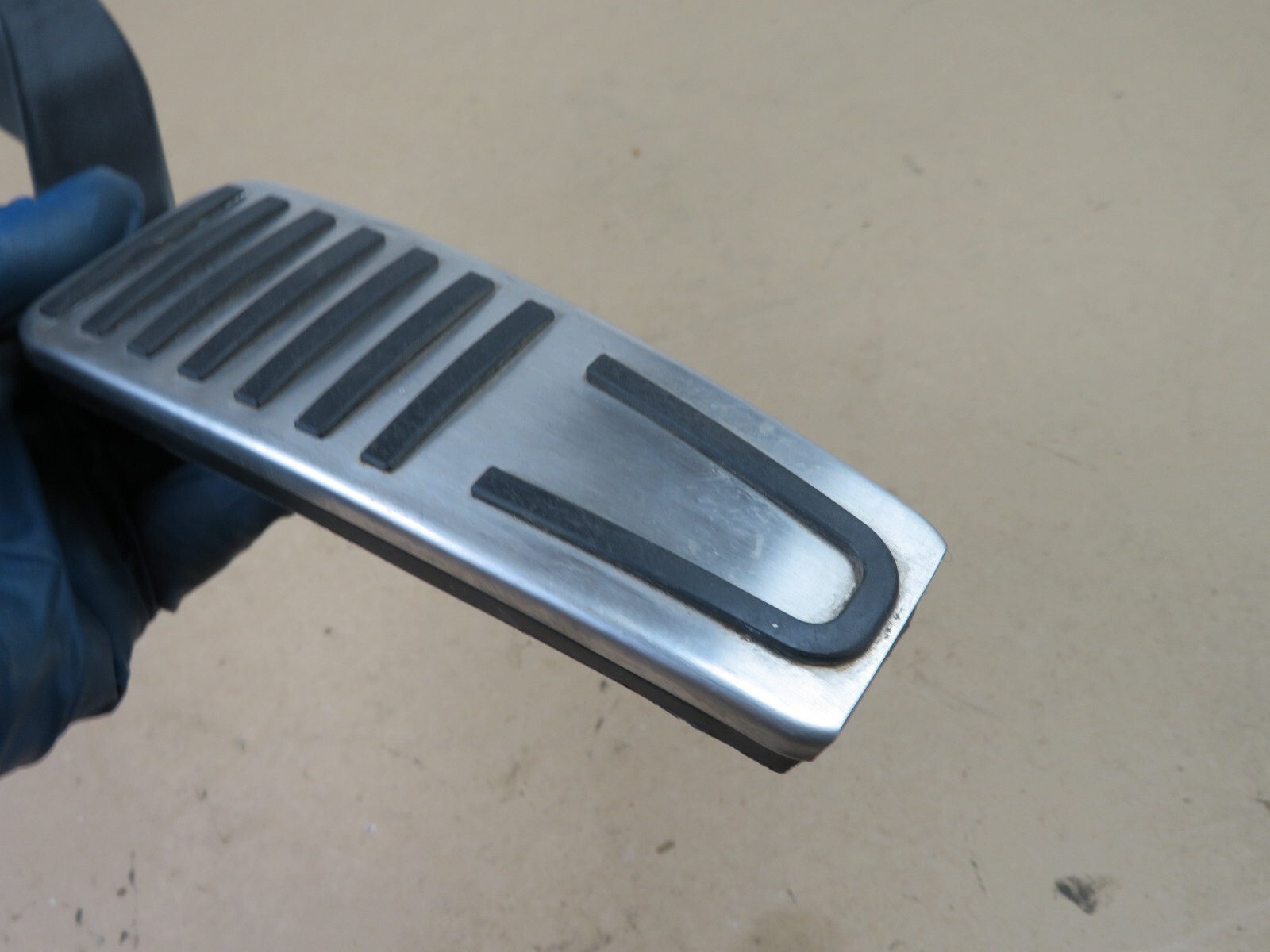2014-2017 MASERATI GHIBLI FUEL GAS ACCELERATION THROTTLE PEDAL PAD OEM