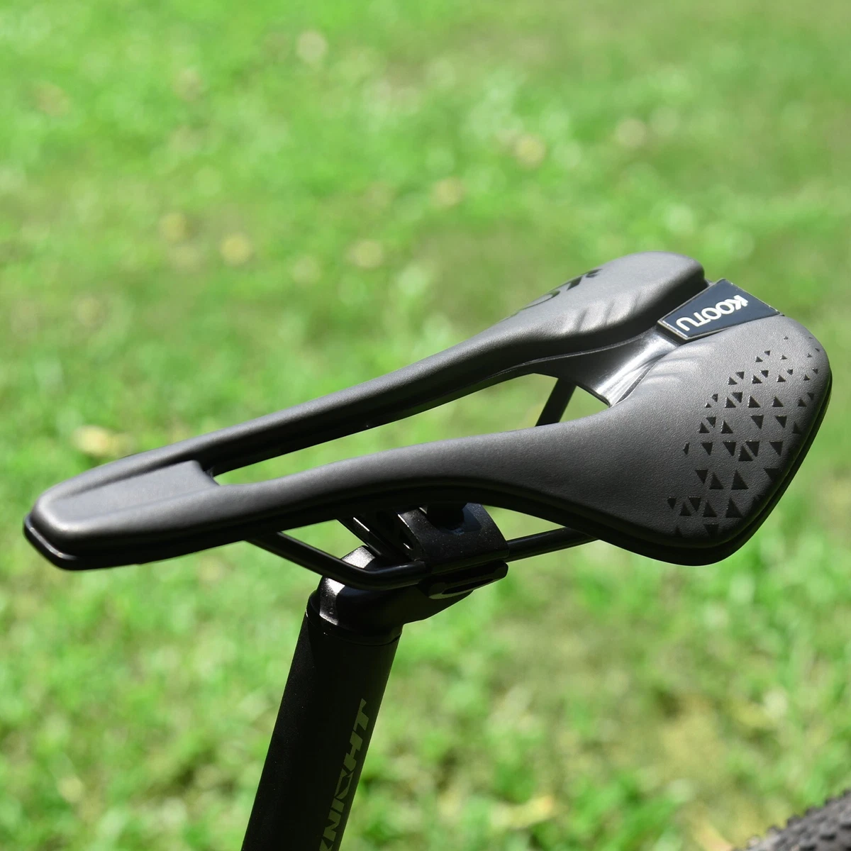 BOFFOX Sella da bicicletta da uomo, comoda e cava, ergonomica