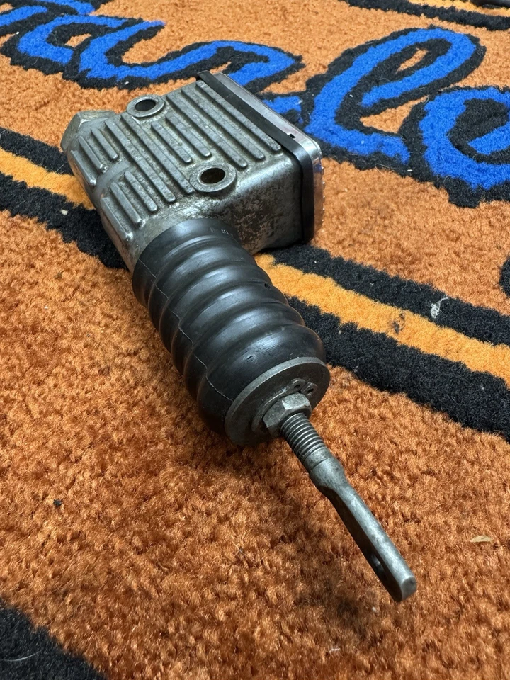 Harley Davidson Sportster XL 883 1200 1996-2003 cilindro maestro de freno trasero Foto 3 de 4