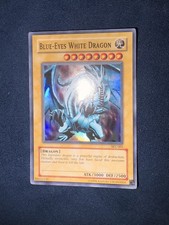 Blue Eyes White Dragon SKE-001 Super Rare NM Yugioh