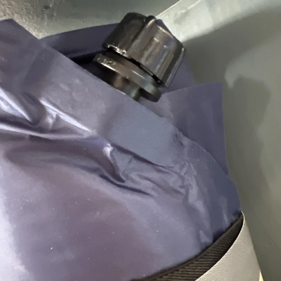 Adventuridge Selbstaufblasende Camping Backpacking Isomatte Pad Bett Blau - Bild 4 von 4