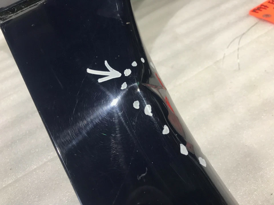 95 96 97 98 99 guardabarros delantero derecho Ferrari 355 F355 OEM 63962700 Foto 3 de 4