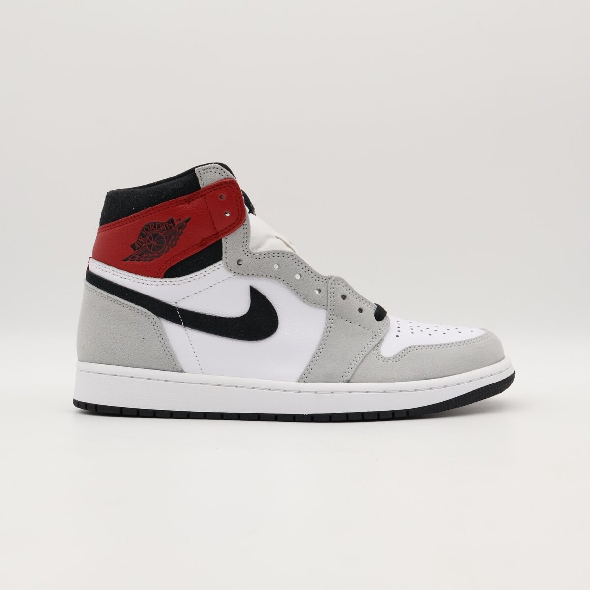 555088-126 Nike Air Jordan 1 High OG Light Smoke Grey Black 555088-126 Nike Air Jordan 1 High OG Light Smoke Grey Black