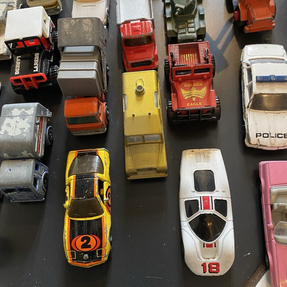 Large Bundle Vintage Diecast Toy Cars 100+ Matchbox, Hot Wheels, Dinky