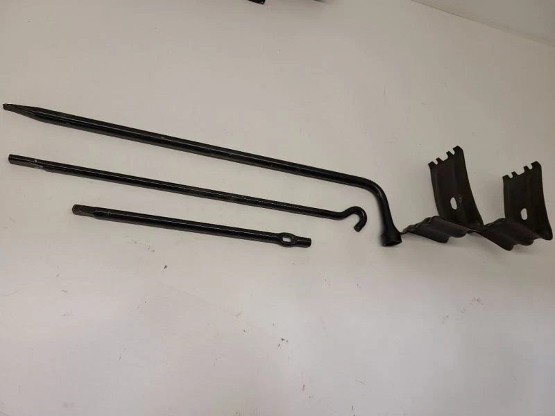 Ford Expedition 2007-2014 gato de neumático de repuesto con herramientas 7L1Z17080B     Foto 4 de 4