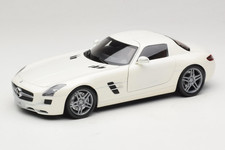 Mercedes SLS AMG Designo Mystic White Museum Edition 1:18 Minichamps | B66055551