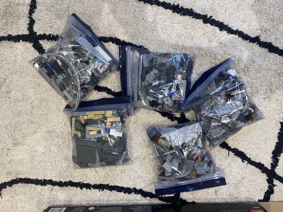 LEGO Star Wars 75257 Millennium Falcon, foto 3 de 4