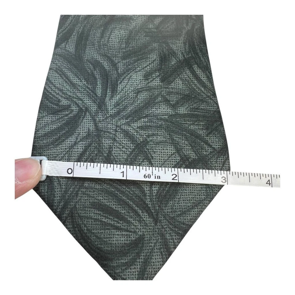 HENRY GRETHEL 100% Silk Green Geometric Men’s Neck Tie Length 57” Width 3” - Image 4 of 4