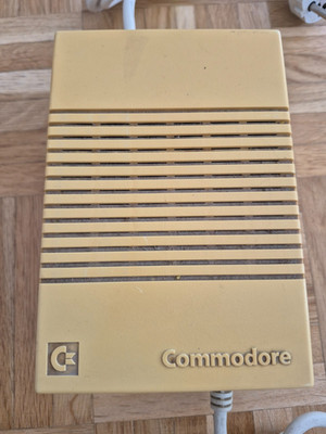   Netzteil für Commodore Amiga A600 / A500   guter Zustand   Modell 391029-03  