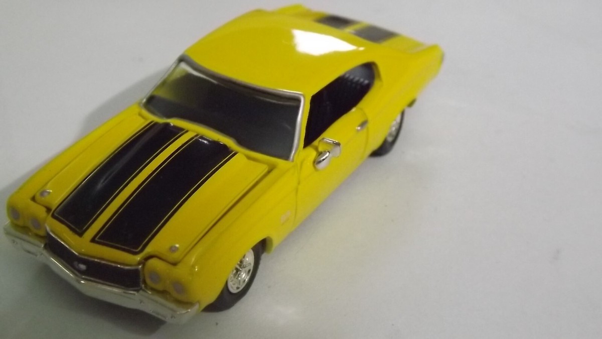 Ertl Collectibles 1970 Chevy Chevelle Yellow With Black Racing