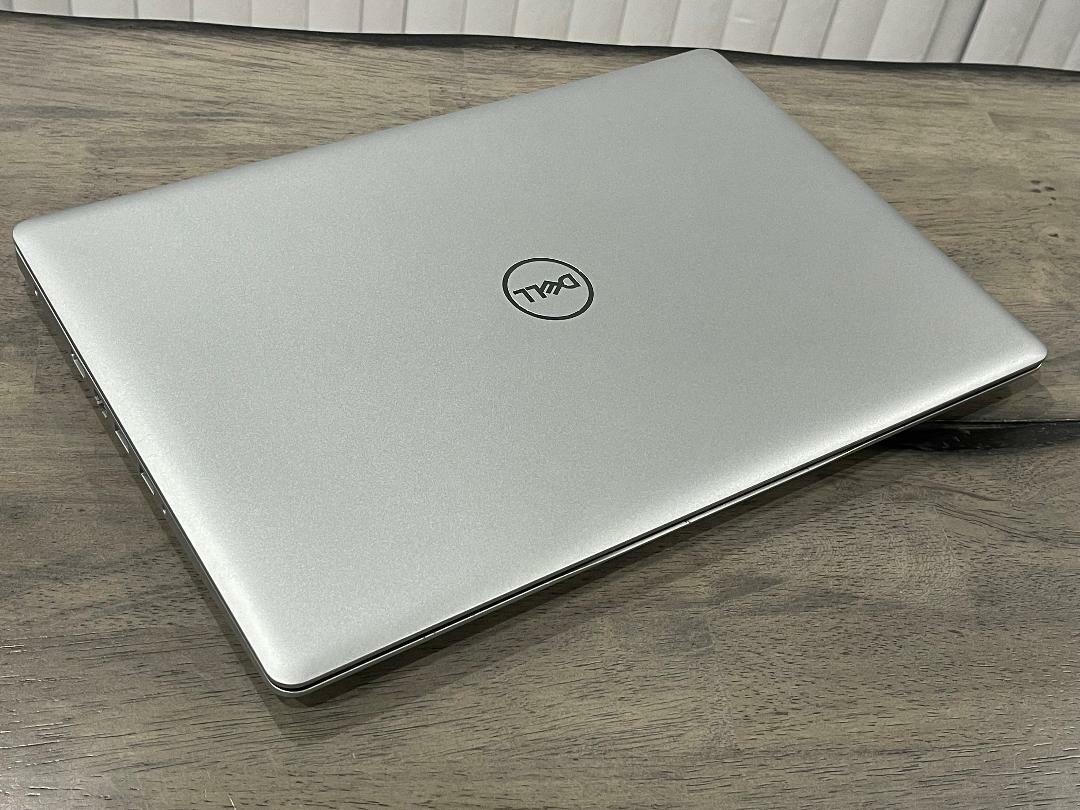 Dell Inspiron 5570 15.6 Dell Inspiron 5570 15.6