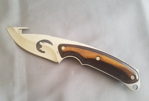 BUCK KNIFE : Limited Edition 693 Walnut Handles - Grizzly Bear Profile : NIB - Picture 10 of 13