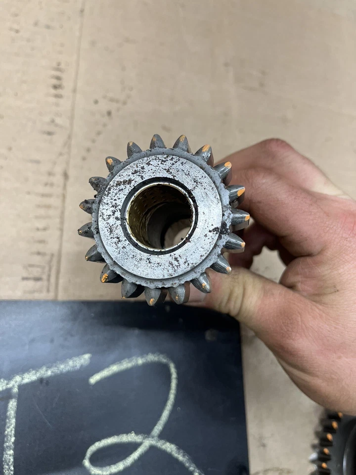 BORG WARNER SUPER T10 4 speed MANUAL transmission 19 Tooth Gear 27 Spline Idler - Image 3 of 4