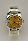 Vintage Timex Q Quartz Day Date Gold Dial Men’s Watch Stretch Band