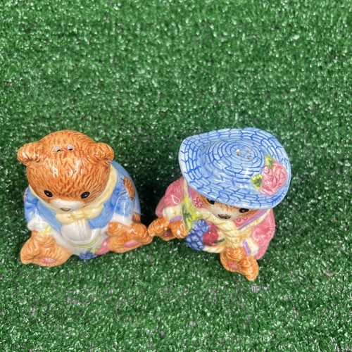 Vintage Teddy Bears Mr & Mrs Couple Hats Floral Flowers Salt & Pepper Shakers - Picture 4 of 6