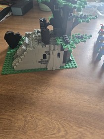 LEGO Castle Set Camouflaged Outpost 6066 - 99% Complete Vintage 1987 Forestmen