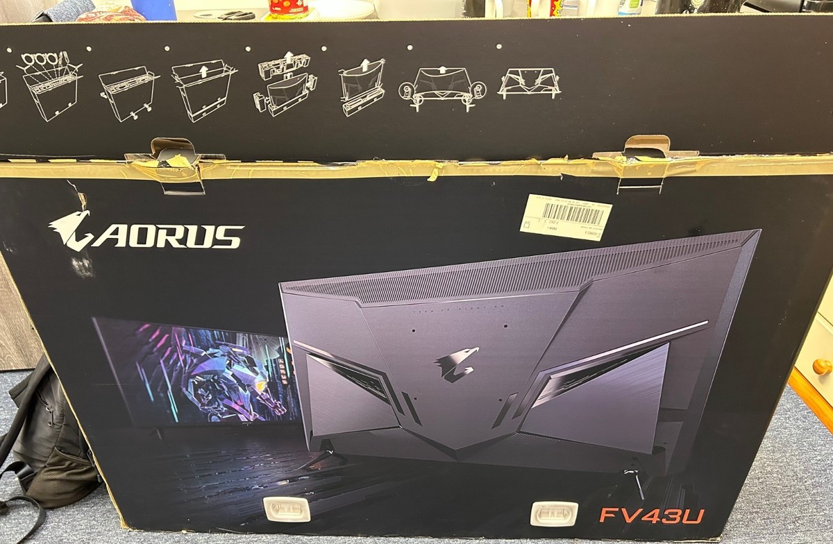 GIGABYTE AORUS FV43U 43