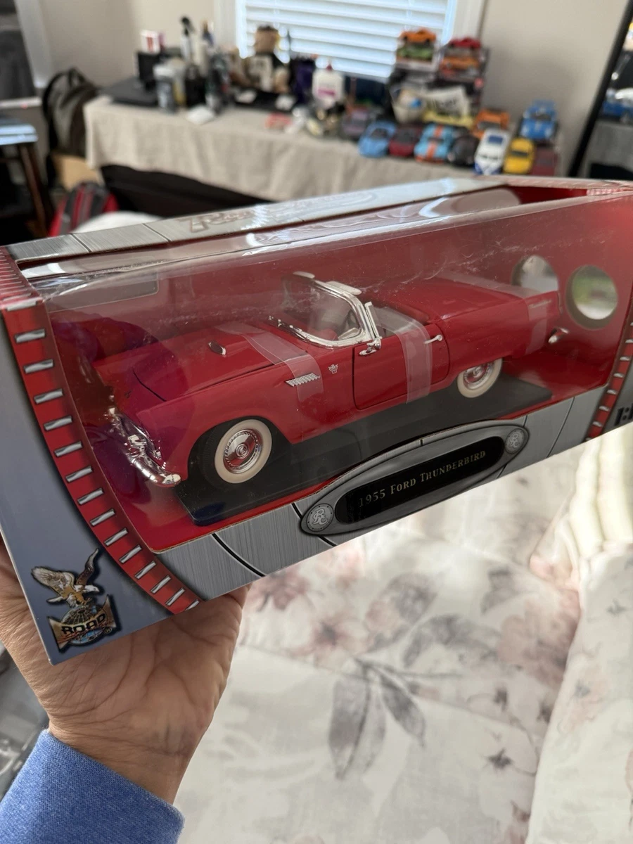 Road Signature Ford Thunderbird Contemporary Manufacture Diecast