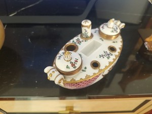 Ovington Bros New York ,VTG Porcelain Inkwell Made In France