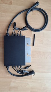 SQ1200MQ Mikrowechselrichter für bis zu 4 Module